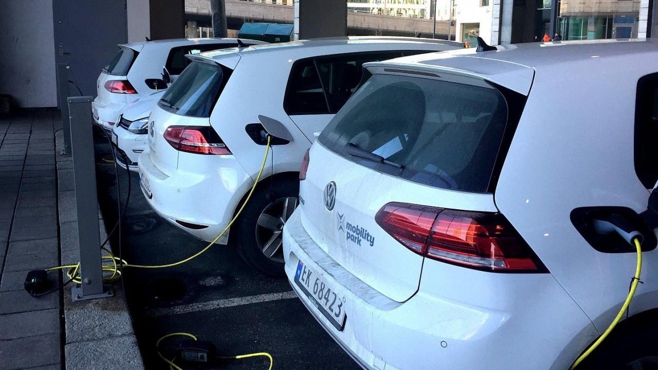 Noruega impondrá un impuesto de lujo a los eléctricos más caros