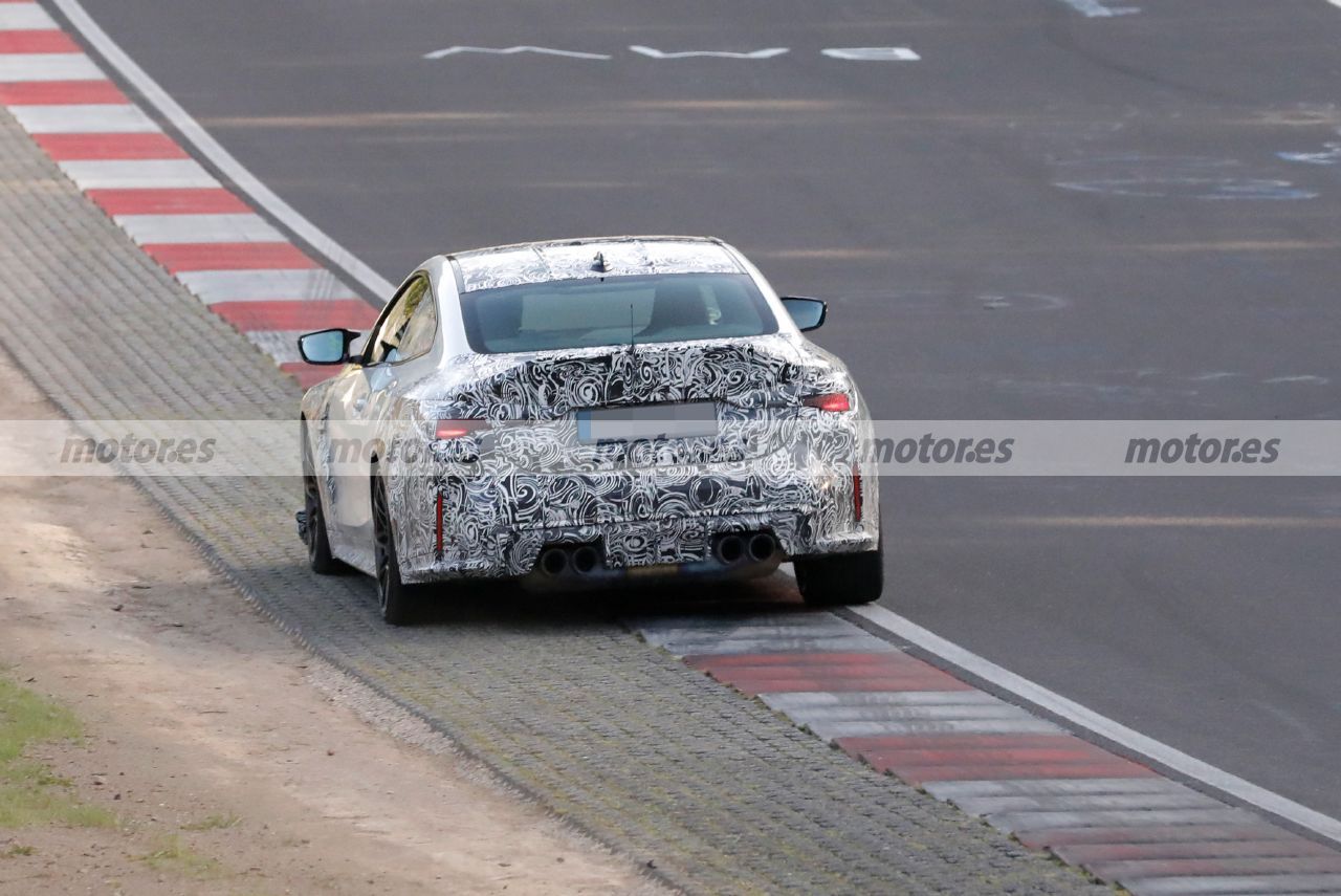 Foto espía BMW M4 CSL 2023 en Nürburgring - exterior