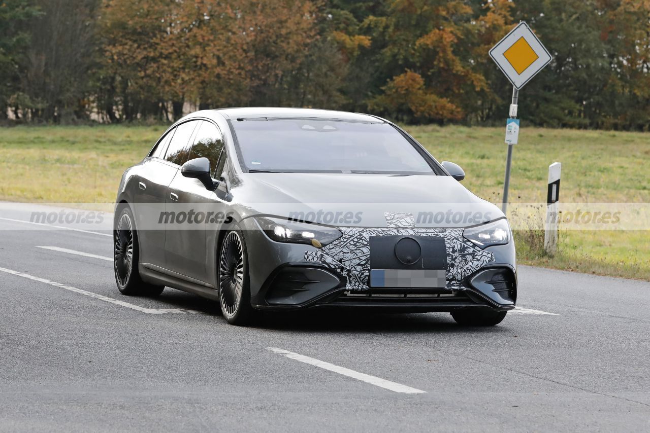 Foto espía Mercedes-AMG EQE 53 4MATIC 2022 - exterior