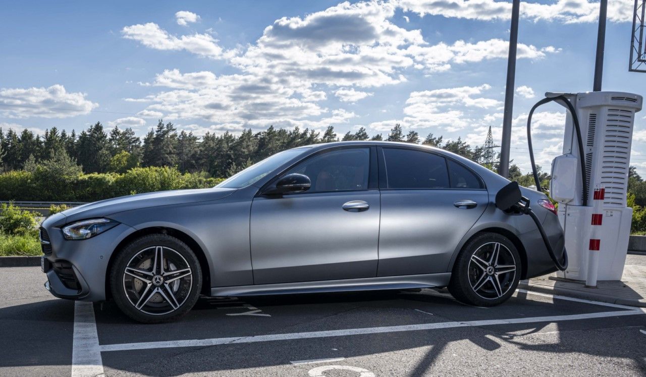 Foto Mercedes Clase C 300 e - exterior