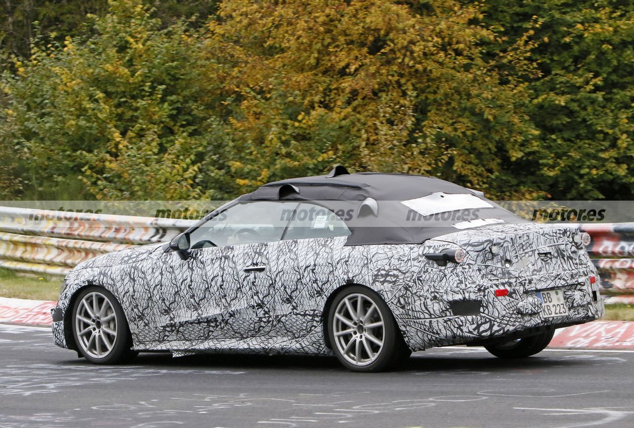 Foto espía Mercedes CLE Cabrio 2023 en Nürburgring - exterior