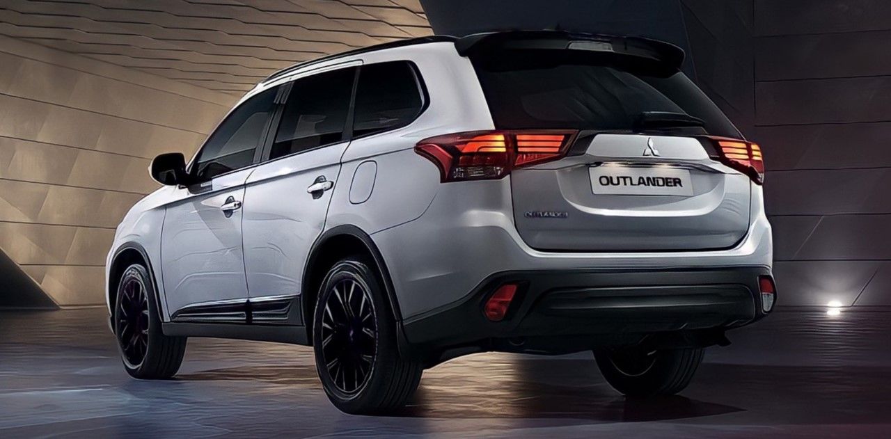 Foto Mitsubishi Outlander Black Edition