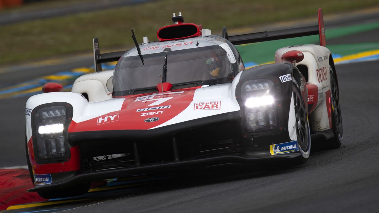 Los pilotos de Toyota Gazoo Racing se juegan el título del WEC en Bahrein