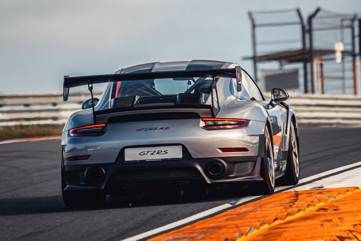 Foto Porsche 911 GT2 RS - exterior