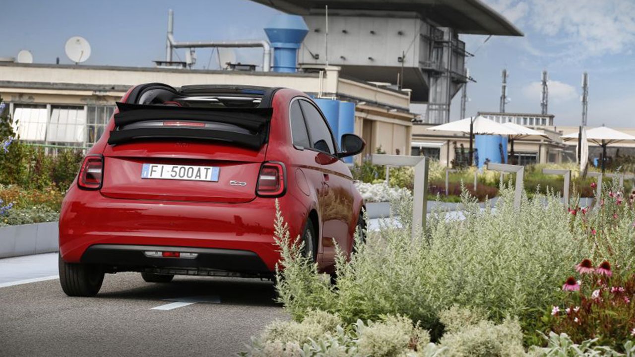 FIAT 500 RED - posterior