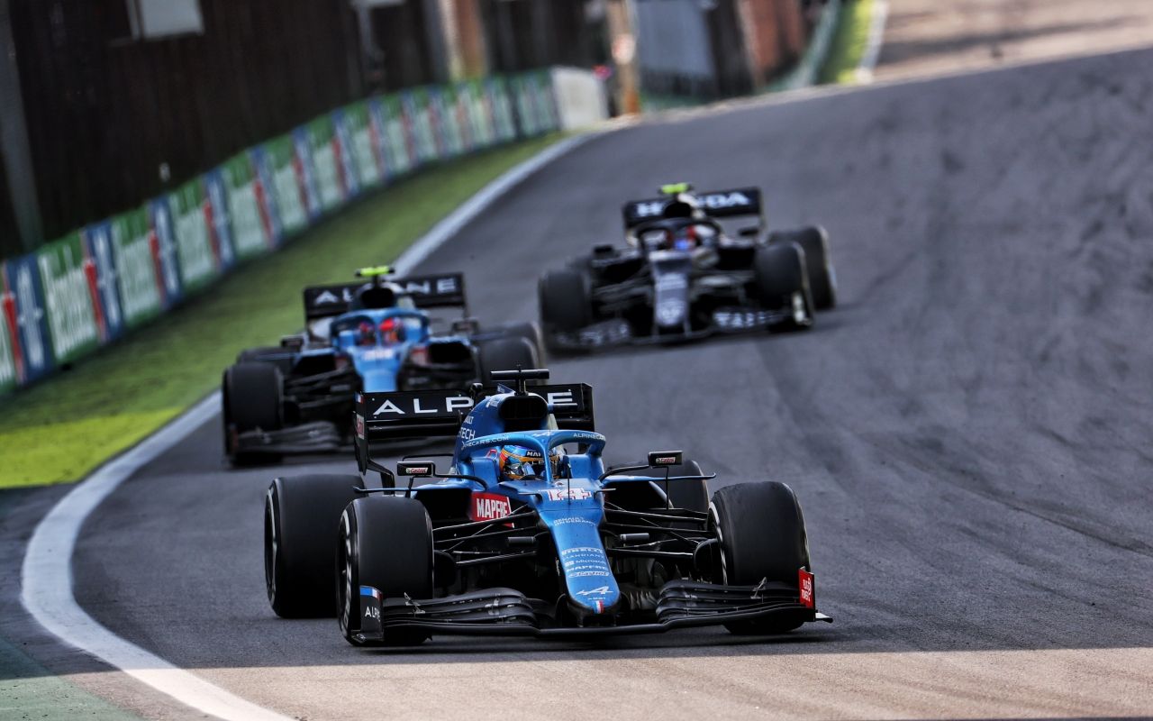 Alonso y Ocon resisten el pulso de Gasly: «Mi coche iba tremendo»