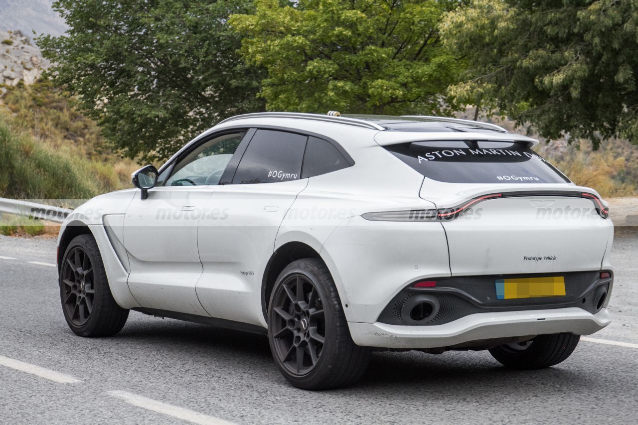 Foto espía Aston Martin DBX MHEV - exterior