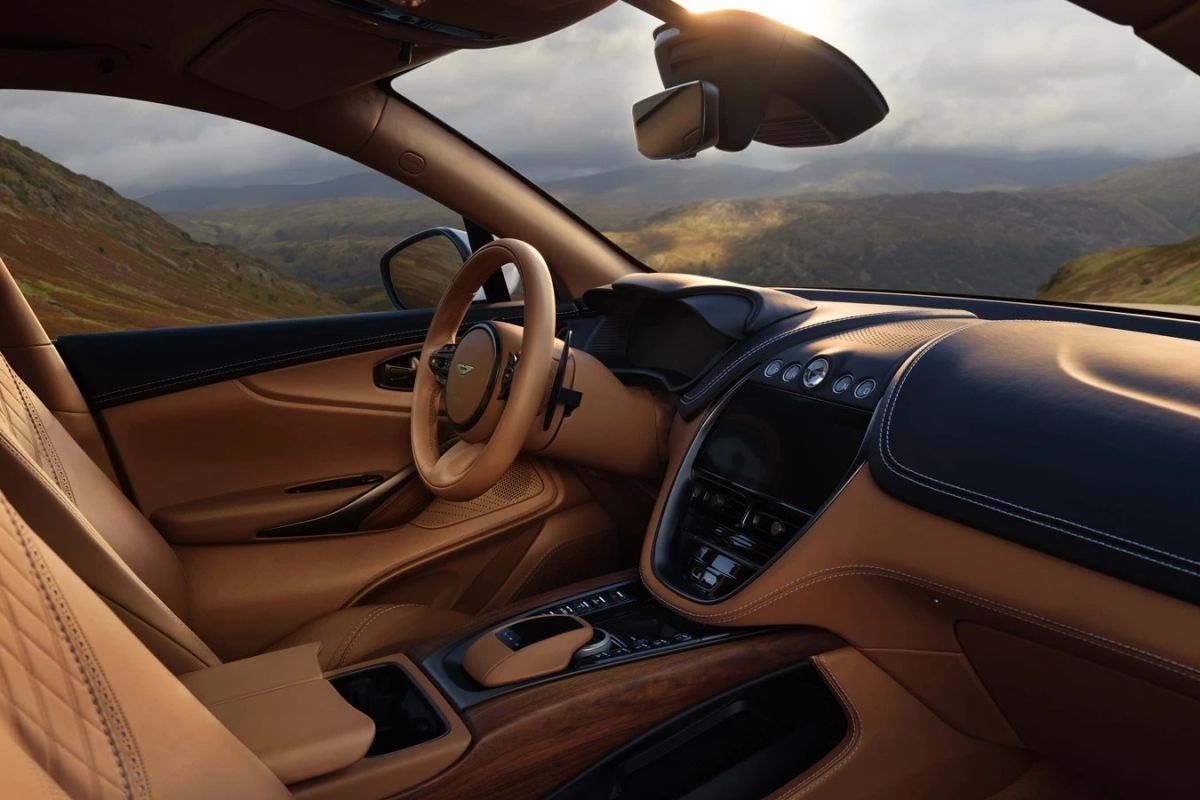 Foto Aston Martin DBX Straight Six - interior