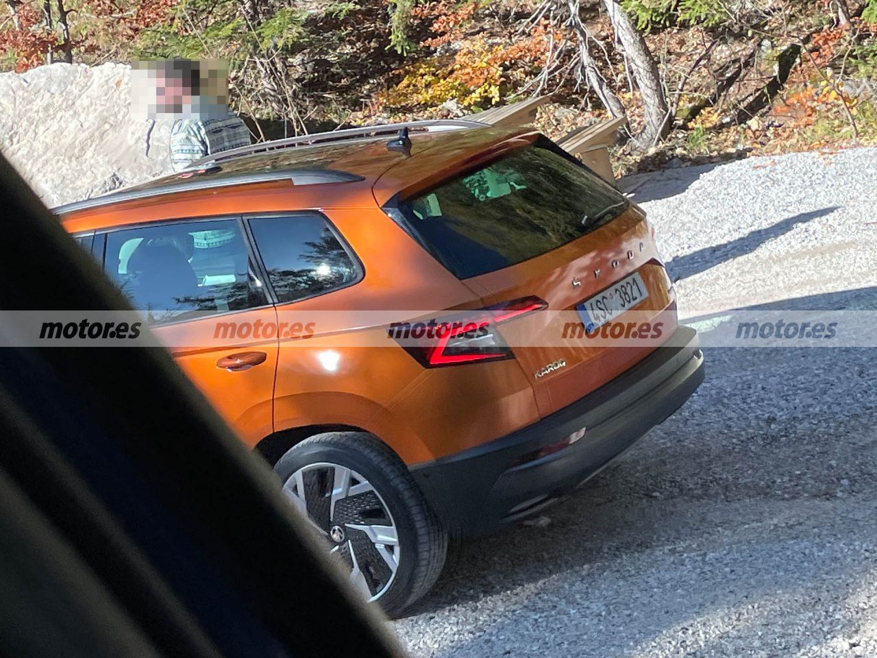 Foto espía Skoda Karoq Facelift 2022 - exterior