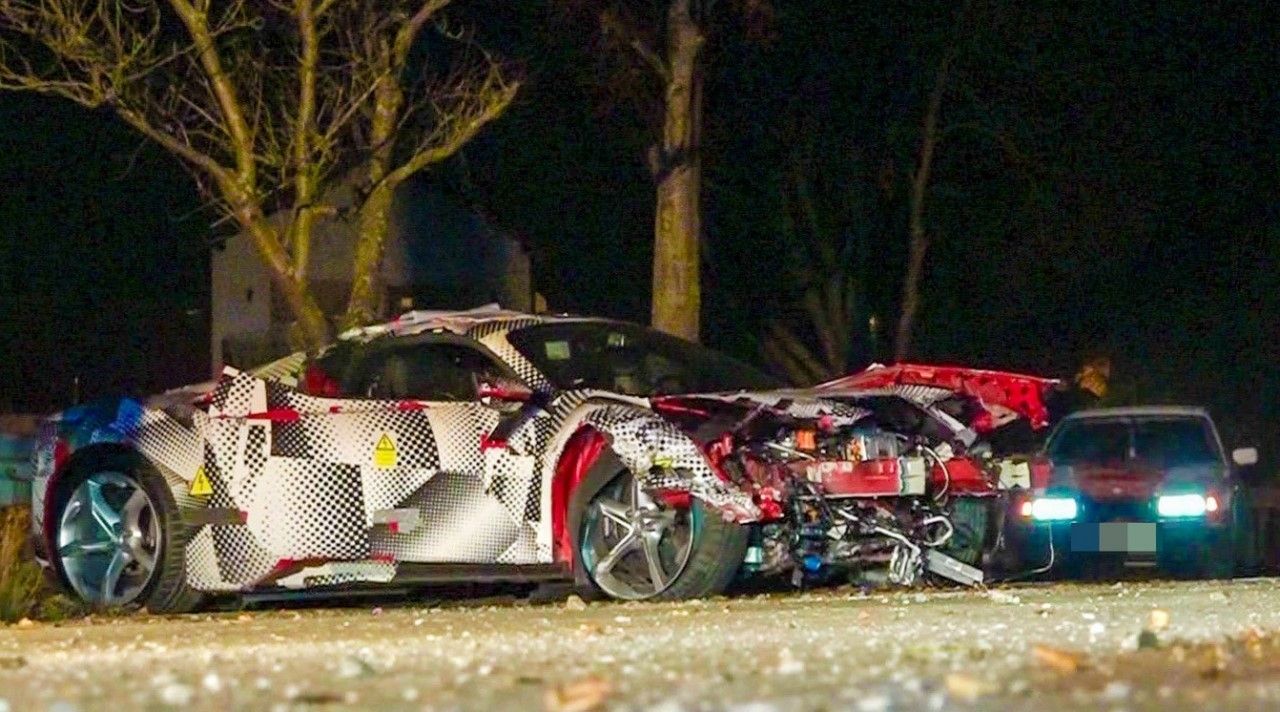 Foto Ferrari SF90 accidente