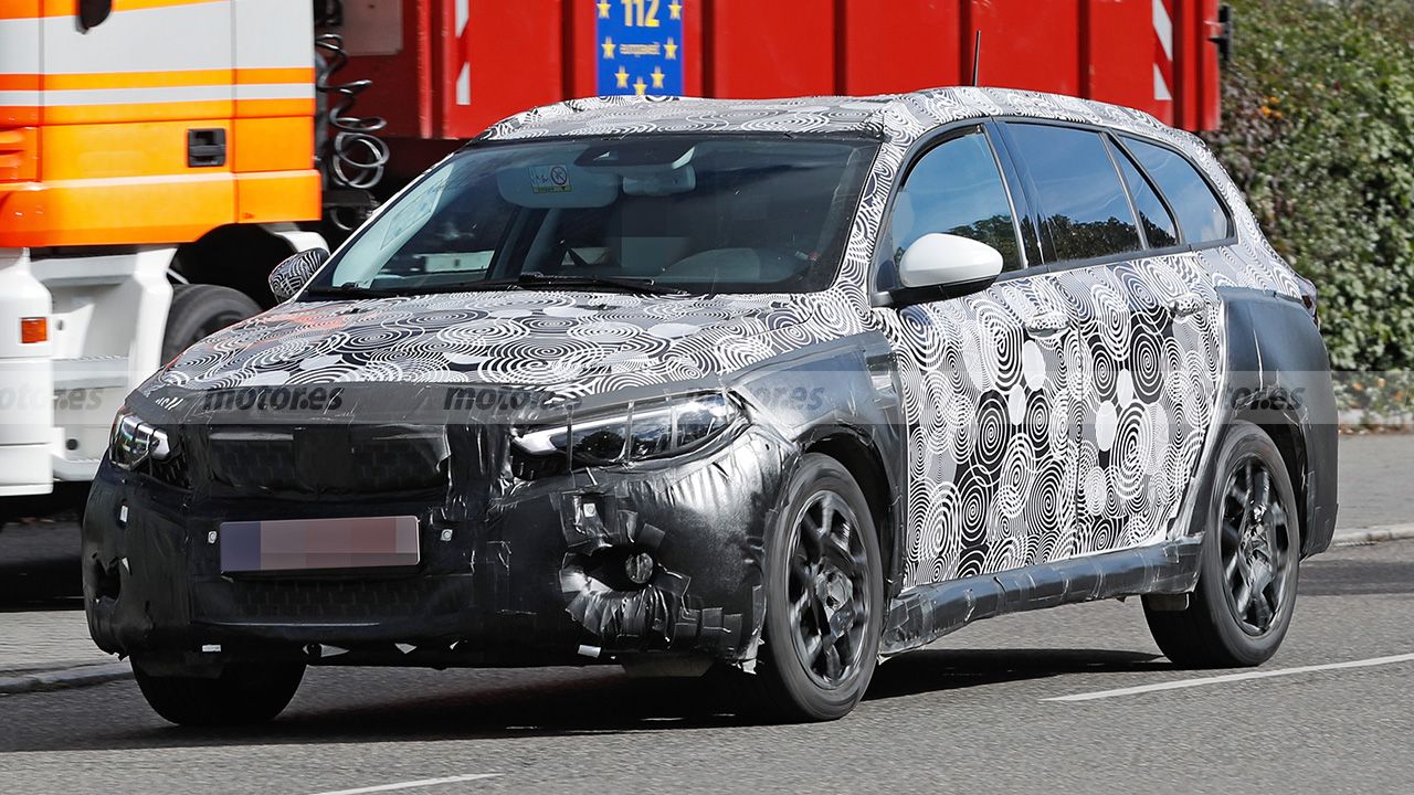 FIAT Tipo Cross Station Wagon, la «crossoverización» llegará al compacto familiar