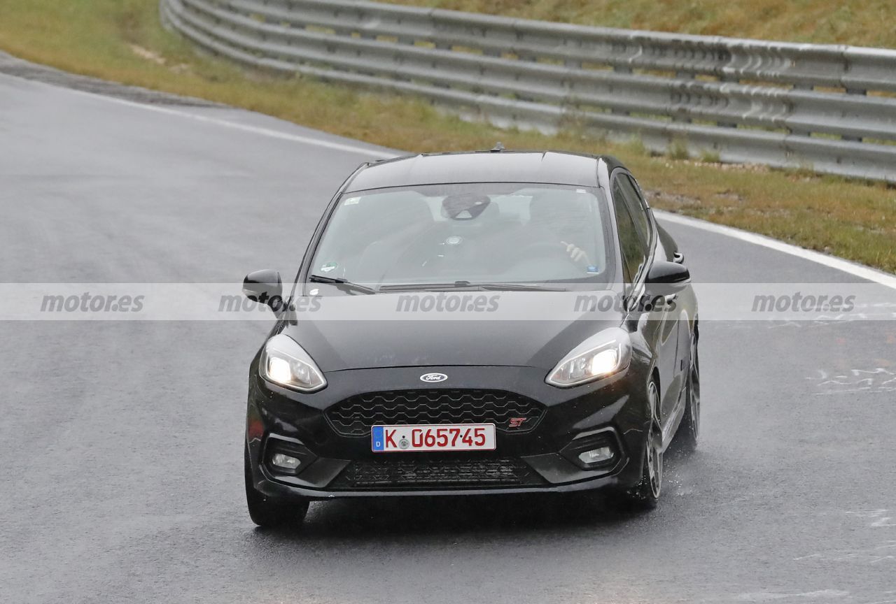 Una misteriosa mula de un Ford Fiesta ST más radical aparece en Nürburgring