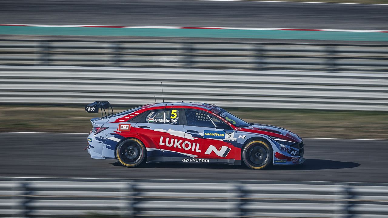 Gilles Magnus y 'Norbi' Michelisz lideran los libres del WTCR en Adria