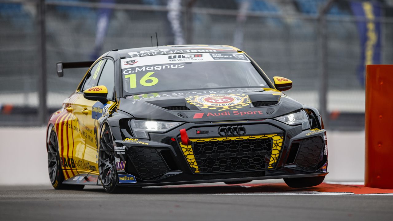 Gilles Magnus y Yann Ehrlacher se reparten los libres del WTCR en Sochi