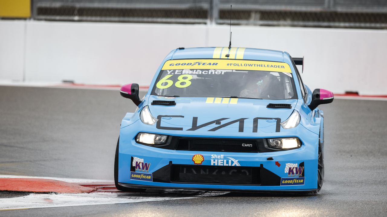 Gilles Magnus y Yann Ehrlacher se reparten los libres del WTCR en Sochi