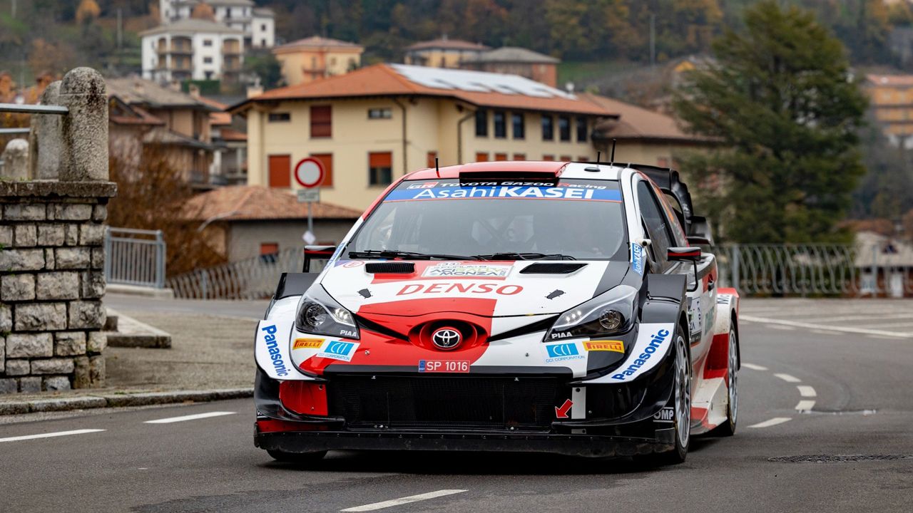 Intercambio de golpes entre Ogier y Evans en el Rally de Monza