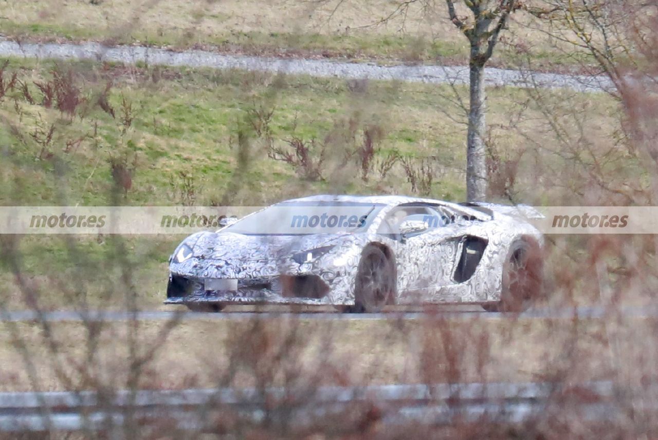 Primeras fotos espía del futuro relevo del Lamborghini Aventador 2023 