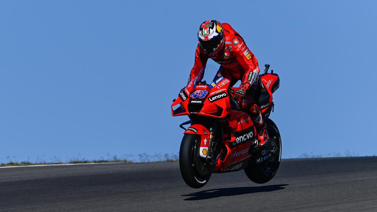 Pole de Pecco Bagnaia y doblete de Ducati en la Q2 del GP del Algarve