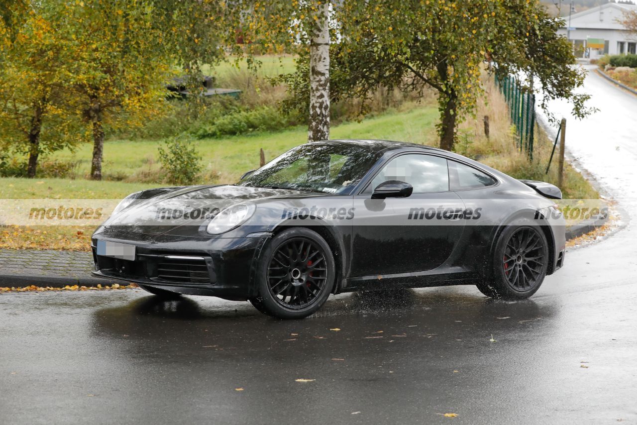 Foto espía Porsche 911 Dakar 2023 - exterior