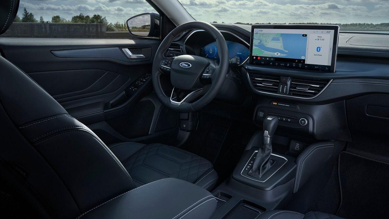 Ford Focus 2022 - interior