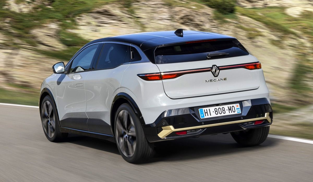 El Renault Megane E-Tech Electric añadirá carga rápida a la batería de 40 kWh