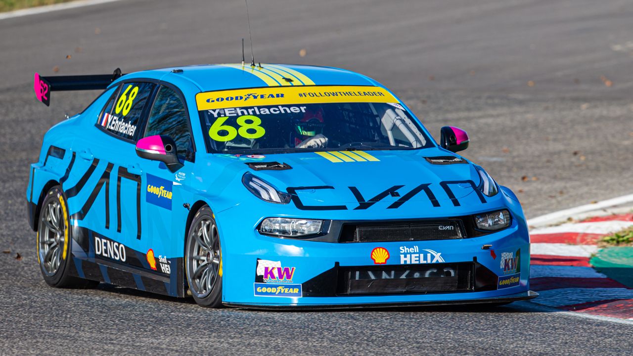 Yann Ehrlacher gana en Adria y acaricia su segundo título del WTCR