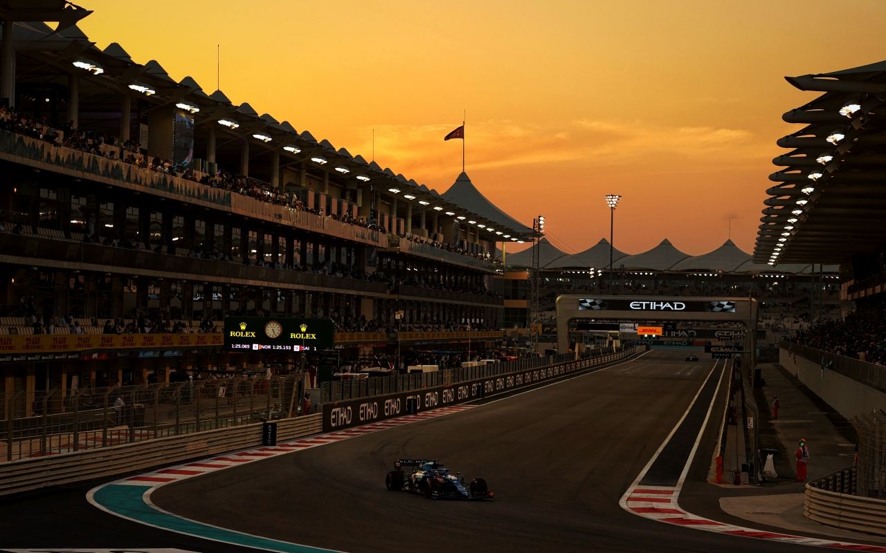 Alonso y Ocon vuelan en el viernes del nuevo Yas Marina