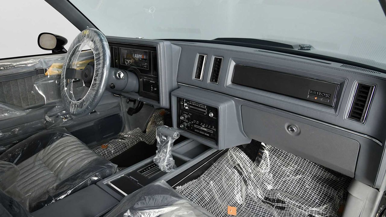 Buick Grand National - interior