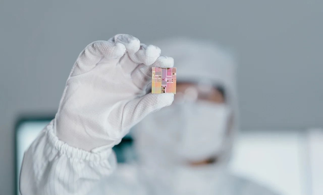 Un estudio explica los motivos de la crisis de los microchips, que llegará a 2023