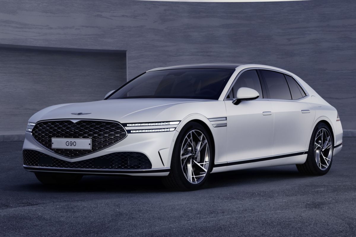 El Genesis G90 2022 descubre su lujoso interior, equipamiento y un motor a la altura