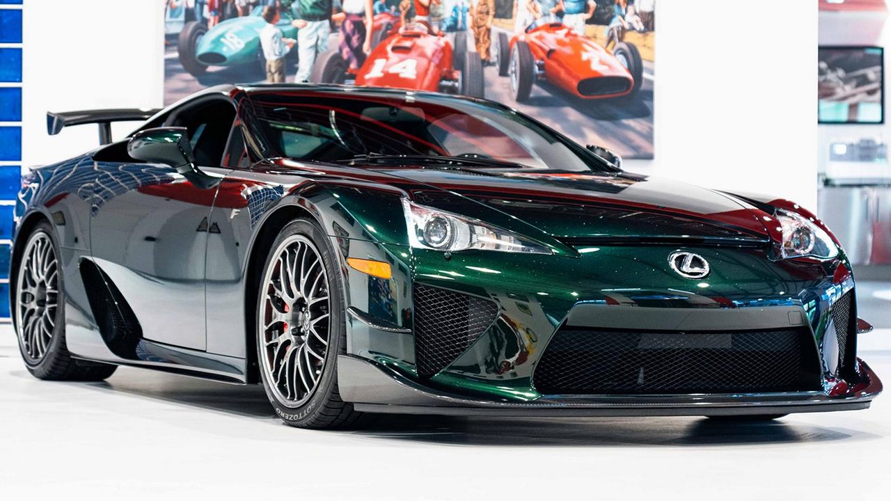 Un ejemplar del Lexus LFA Nurburgring Edition aparece a la venta en el Reino Unido