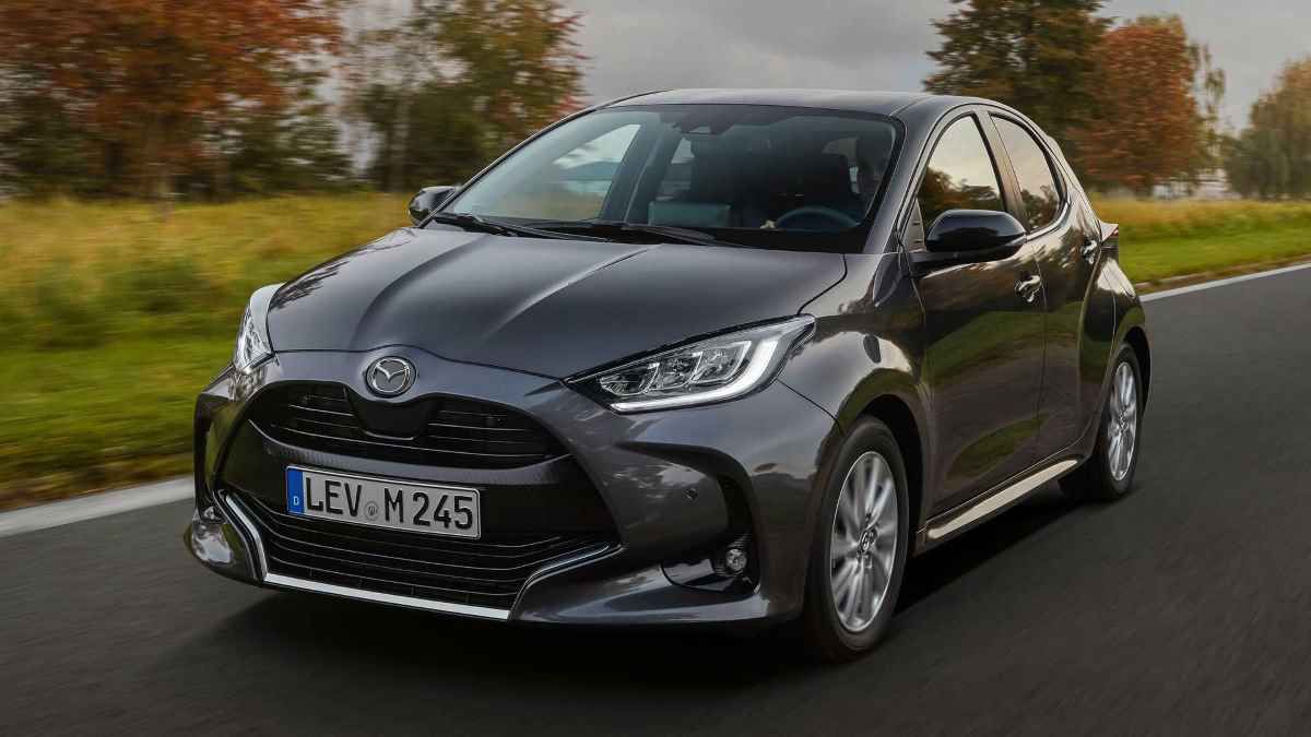 Mazda2 Hybrid 2022: idéntico al Toyota Yaris... pero Mazda