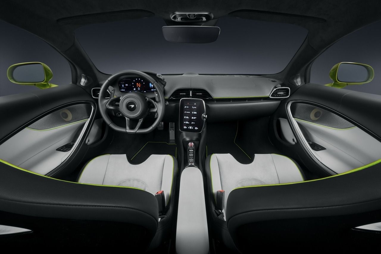 Foto McLaren Artura - interior