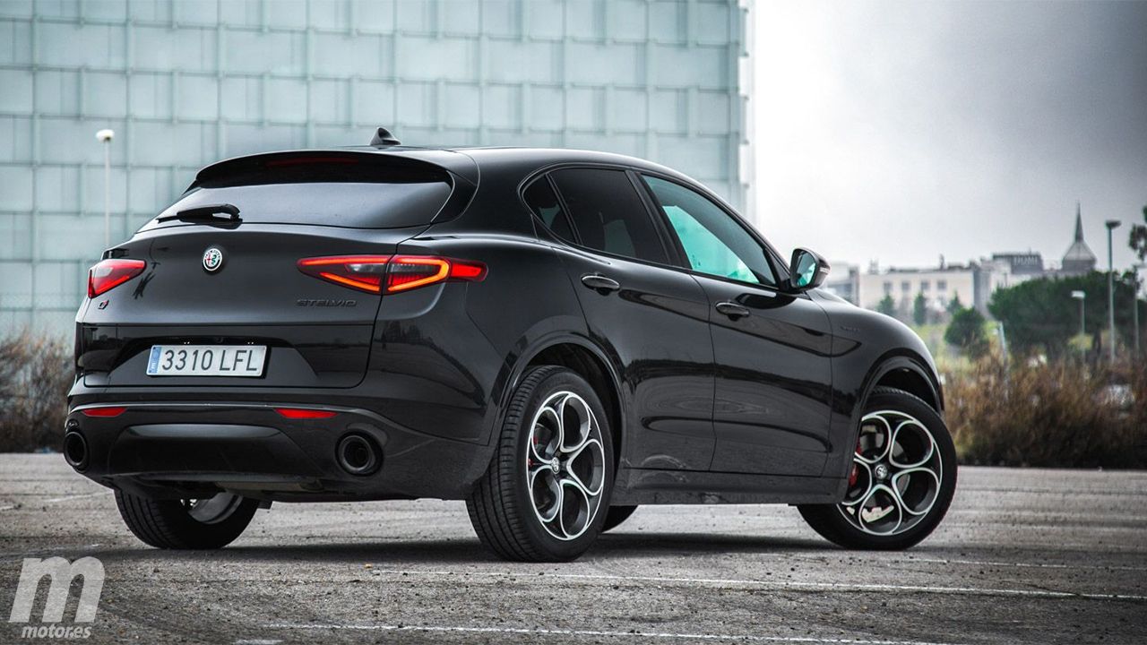 Alfa Romeo Stelvio - posterior