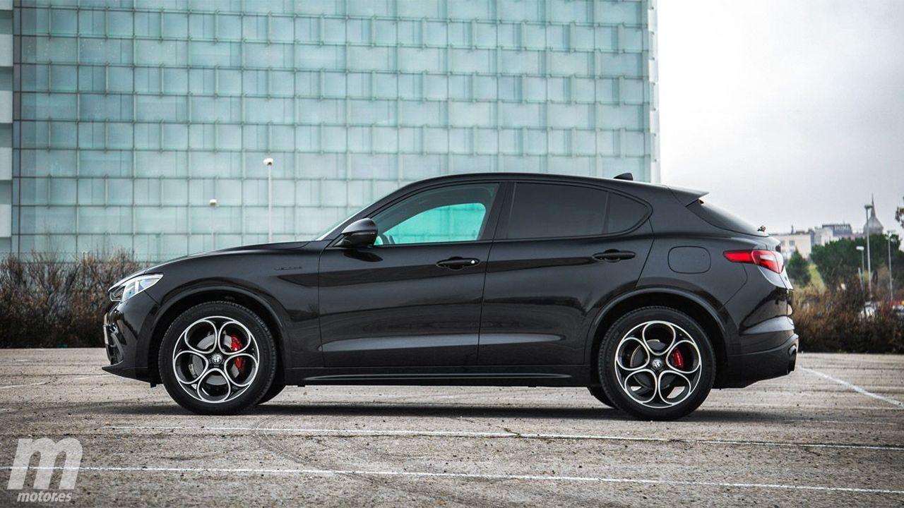 Alfa Romeo Stelvio - lateral