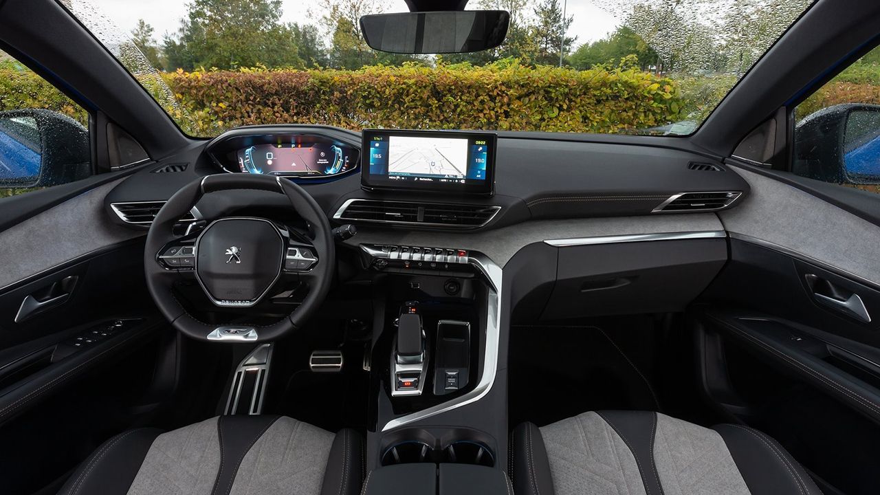 Peugeot 3008 Hybrid - interior