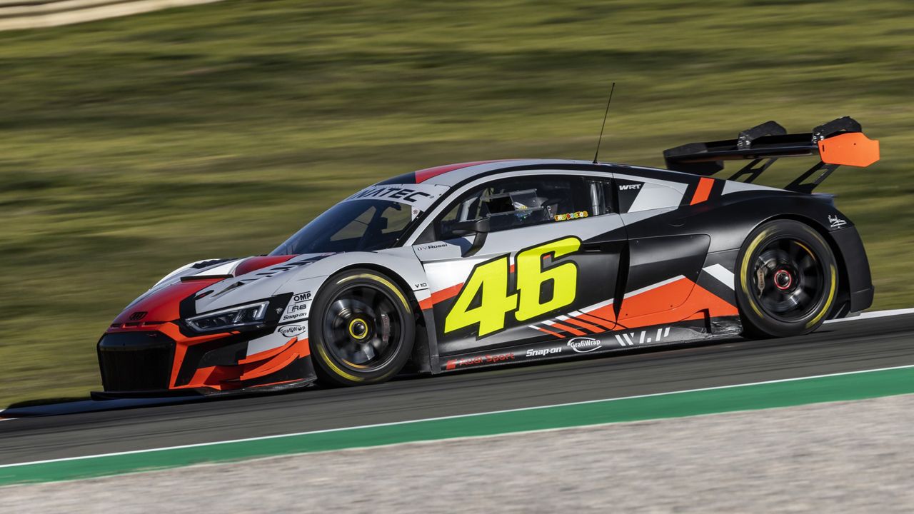 Valentino Rossi prueba un Audi R8 LMS GT3 Evo de WRT en Valencia