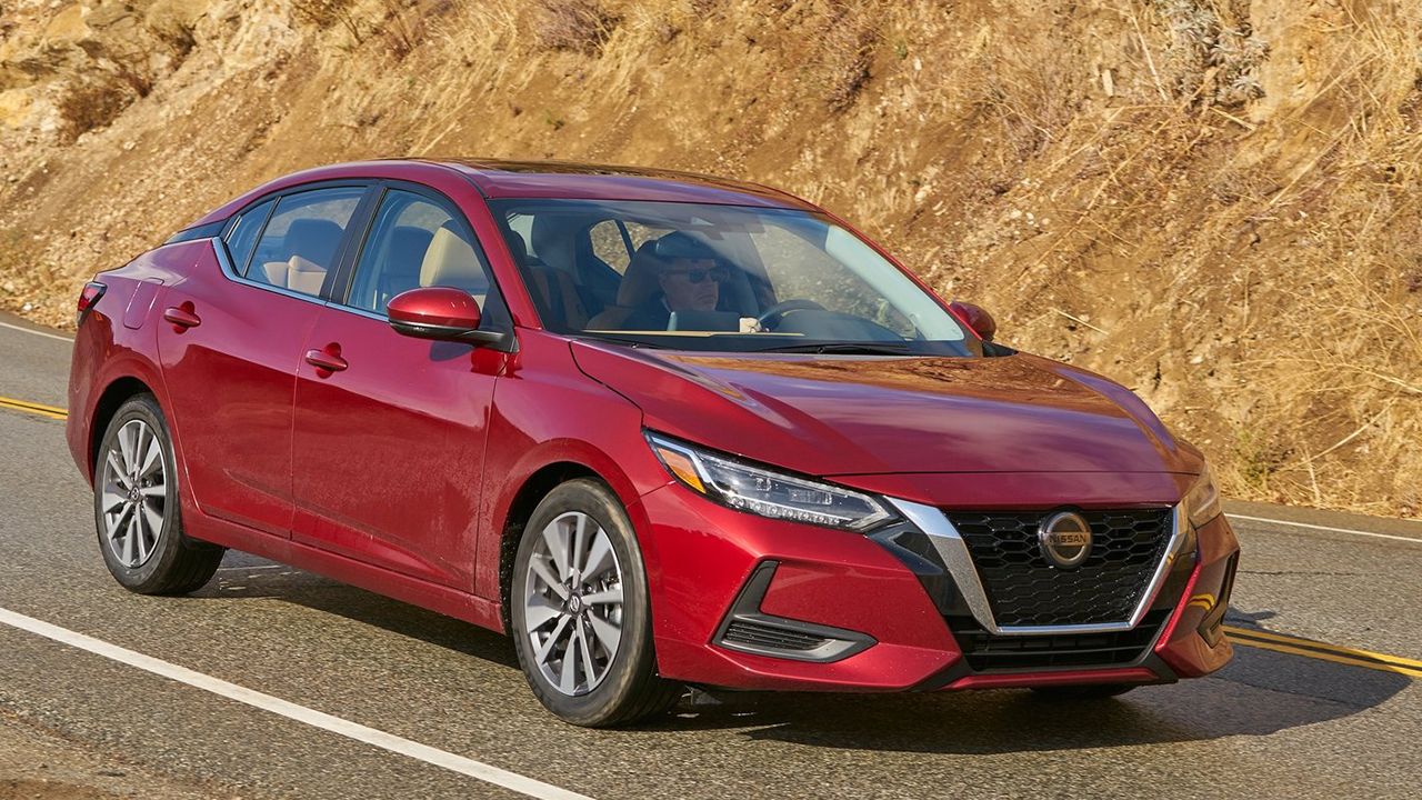 México - Noviembre 2021: El Nissan Sentra brilla y escala puestos