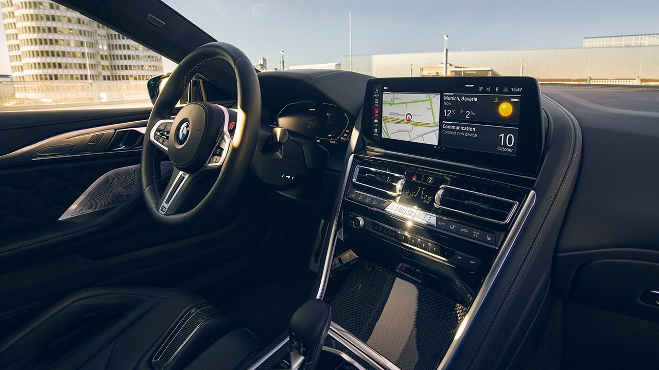 BMW M8 Competition 2022 - interior