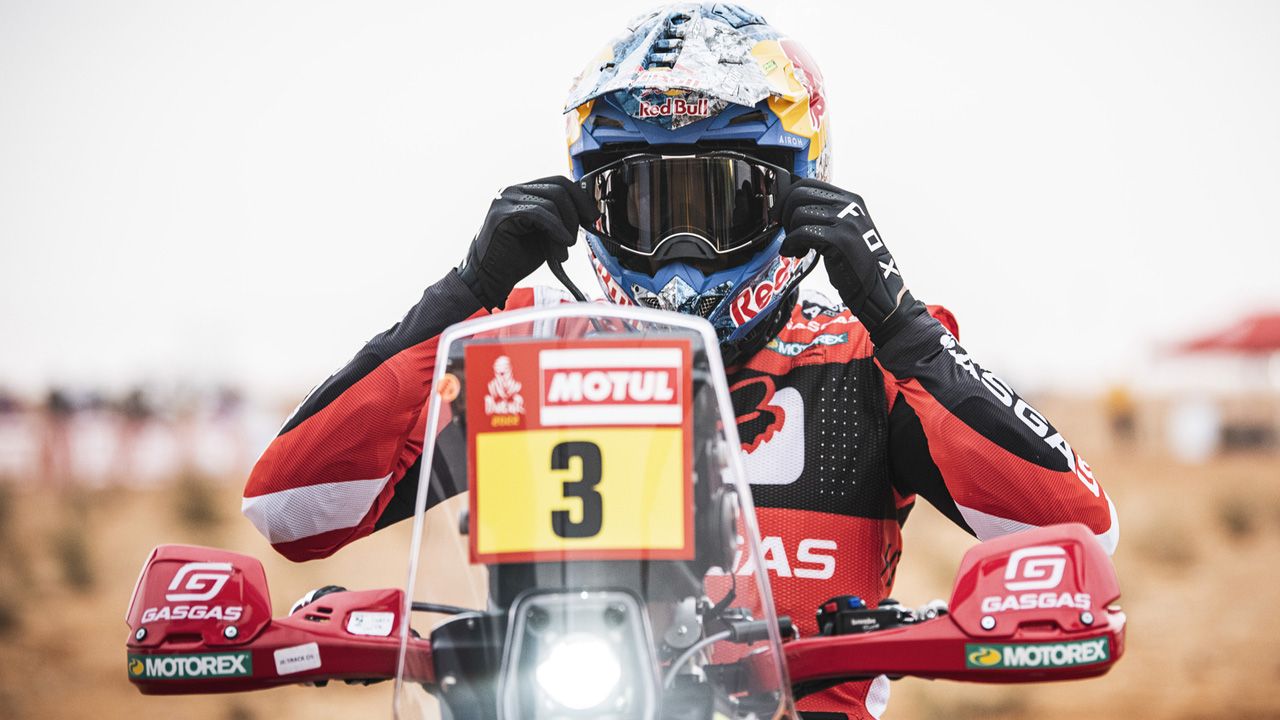 Daniel Sanders gana la neutralizada sexta etapa y escala al podio del Dakar