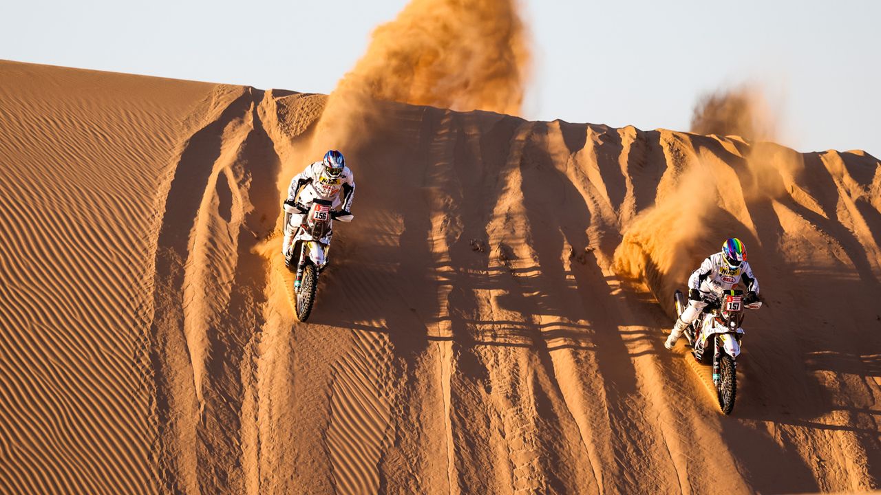 Pablo Quintanilla y Manuel Andujar ganan el prólogo en motos y quads