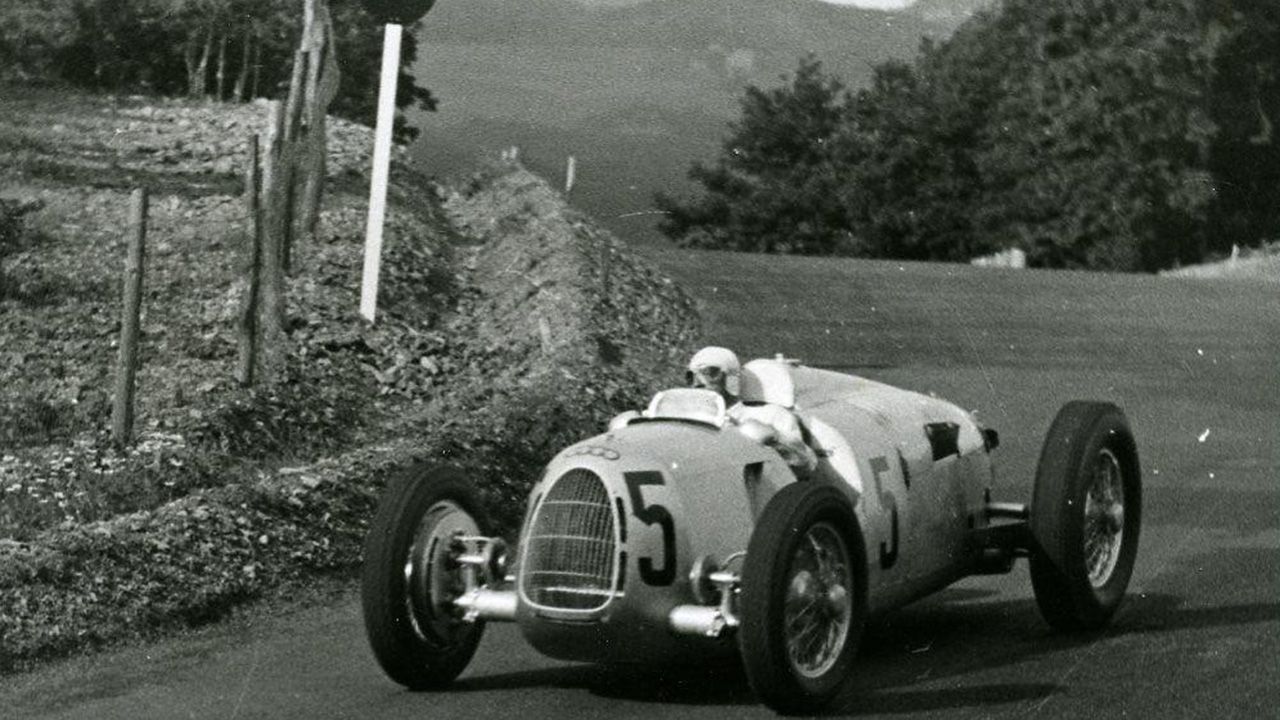 Rosemeyer camino de su primera victoria en Brno, 1935