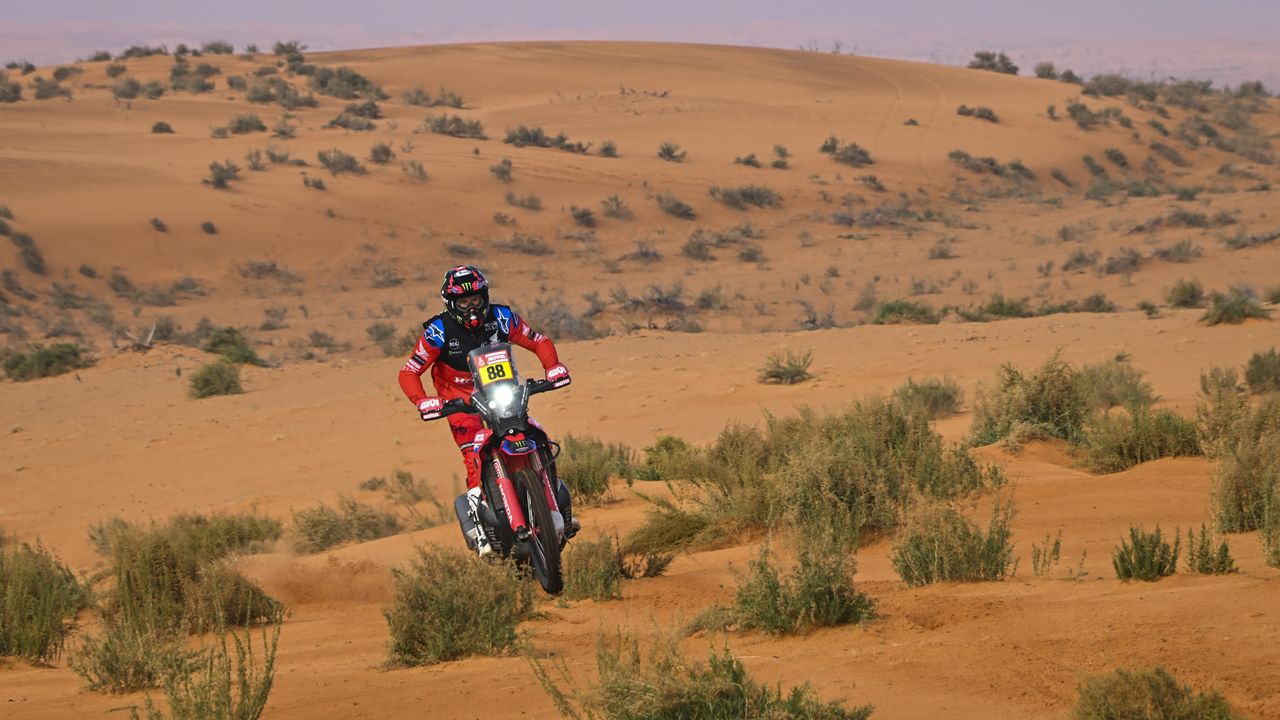 ¡Leyenda! Joan Barreda ya es historia del Dakar a falta de su gran objetivo