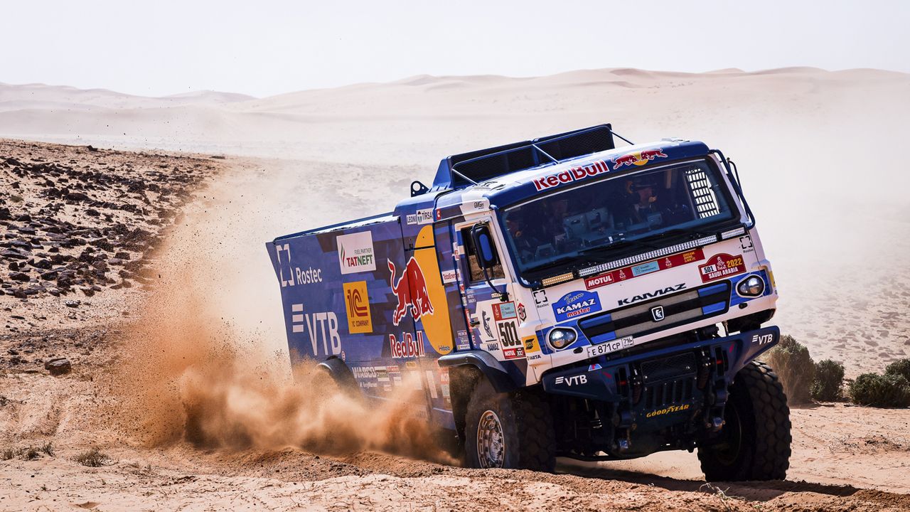 Loeb gana la séptima especial y recorta cinco minutos a Al-Attiyah