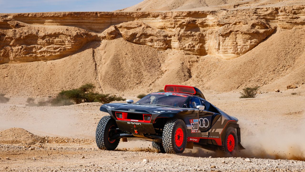 Mattias Ekström lidera el doblete de Audi en la octava especial del Dakar