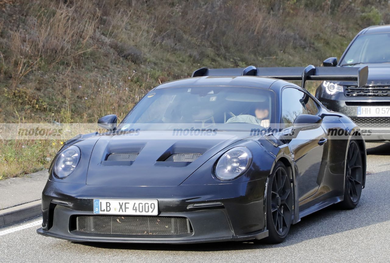 El nuevo Porsche 911 GT3 RS 2022, cazado en los alrededores de la sede de Weissach