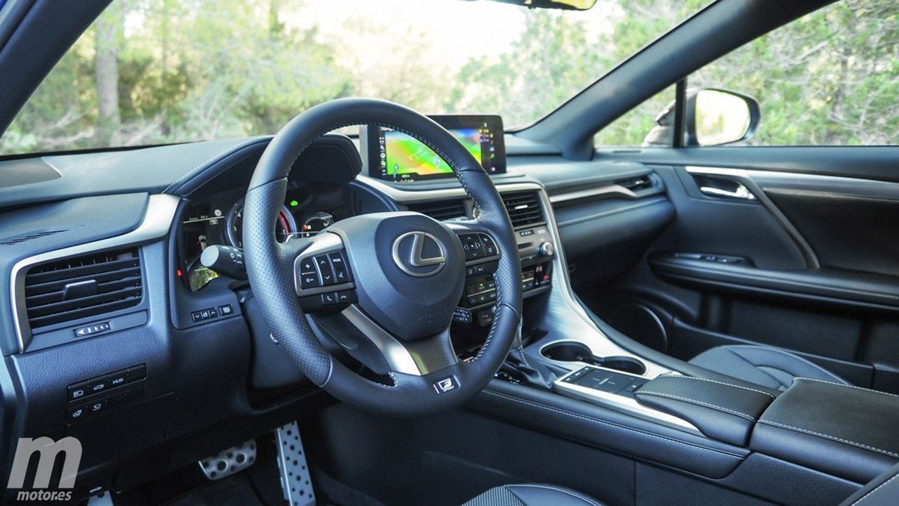 Lexus RX 450h - interior