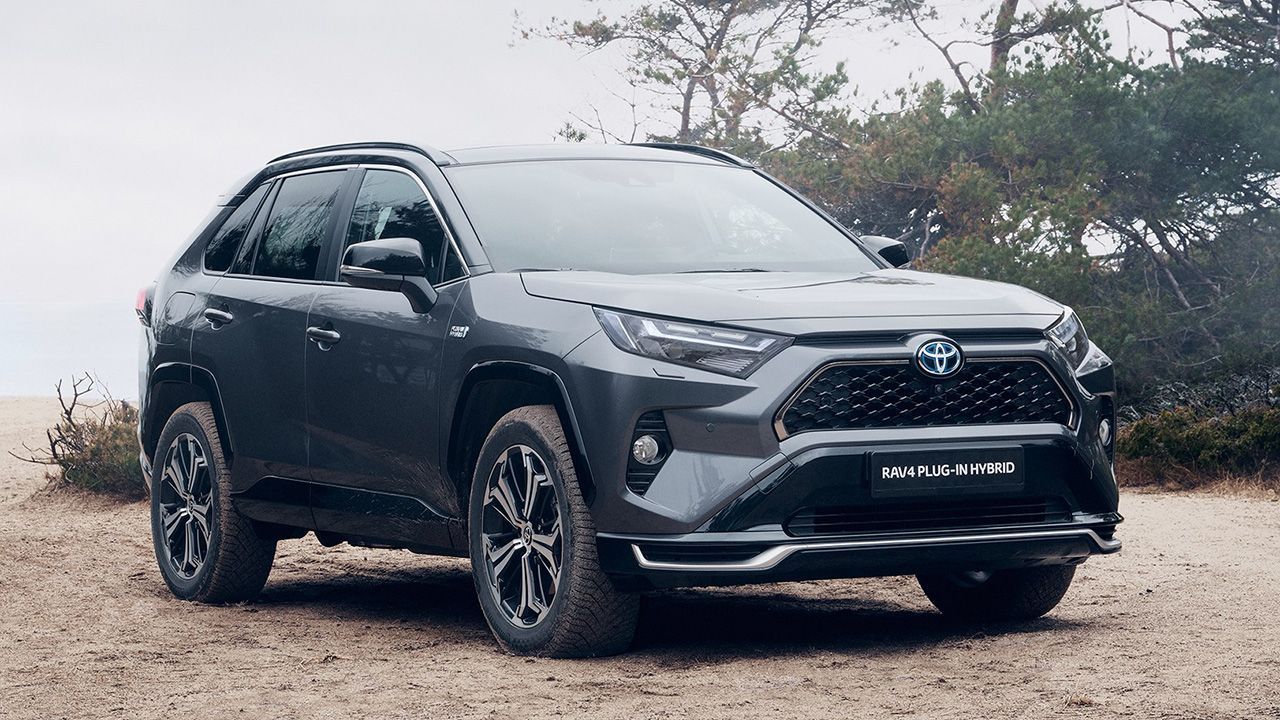 Toyota RAV4 Plug-in 2022, el SUV híbrido enchufable estrena interesantes novedades