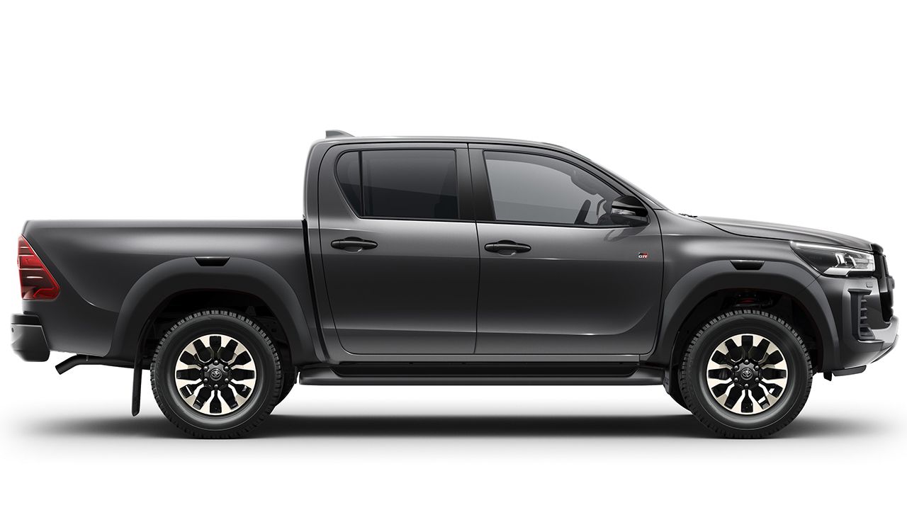 Toyota Hilux GR Sport - lateral