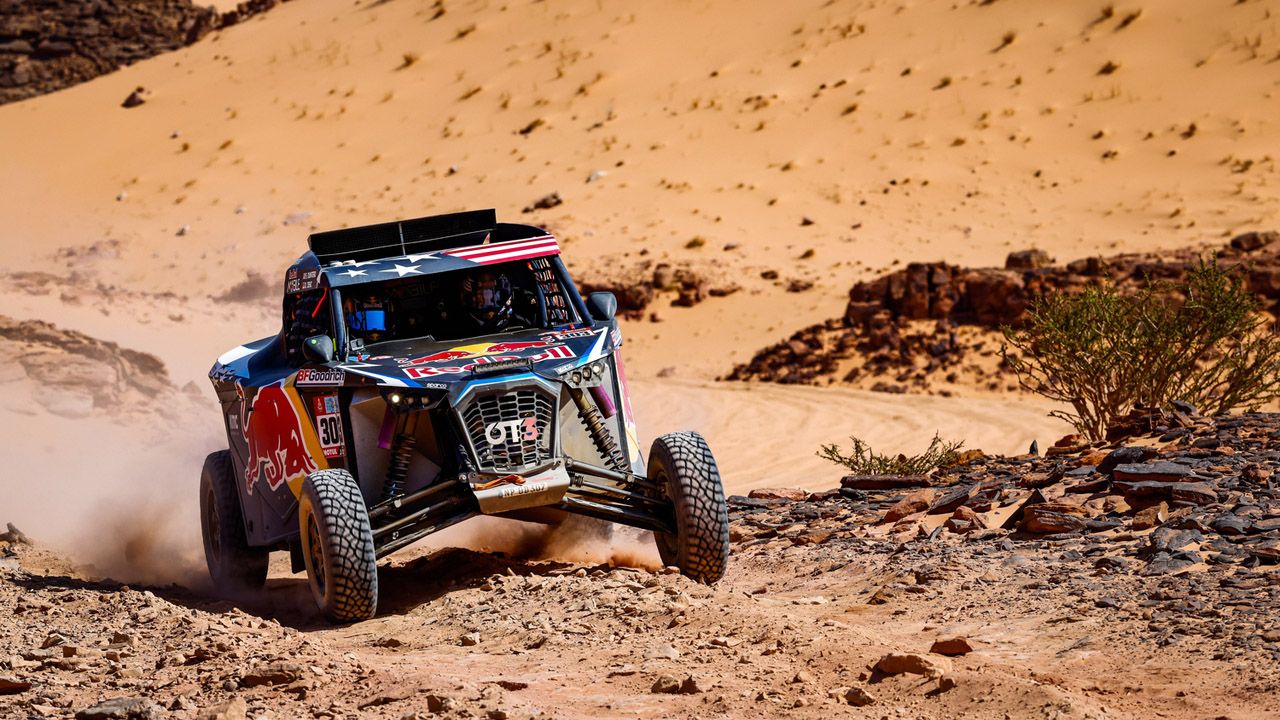 Victoria de Peterhansel y marcaje al hombre de Al-Attiyah a Loeb en Bisha